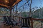 River Joy Lodge: Outdoor Fireplace-Grill Roost